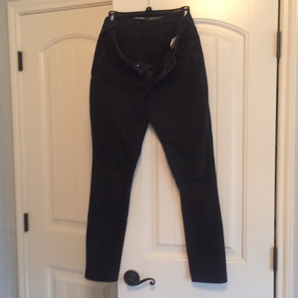 Old Navy Denim - Old Navy Black jeans. Curvy skinny. Size 8 regular